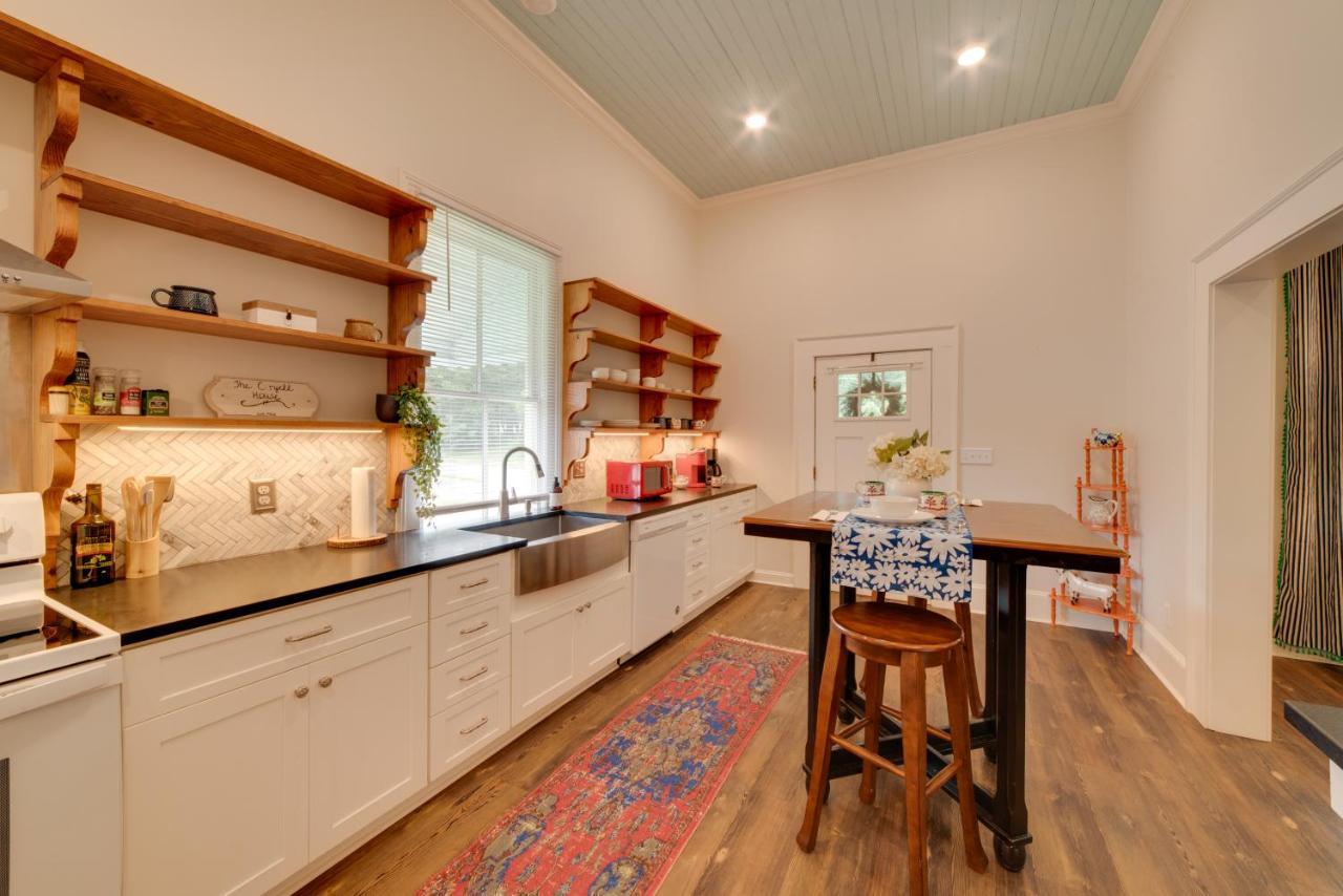 Restored Home Near Downtown 토마스빌 외부 사진